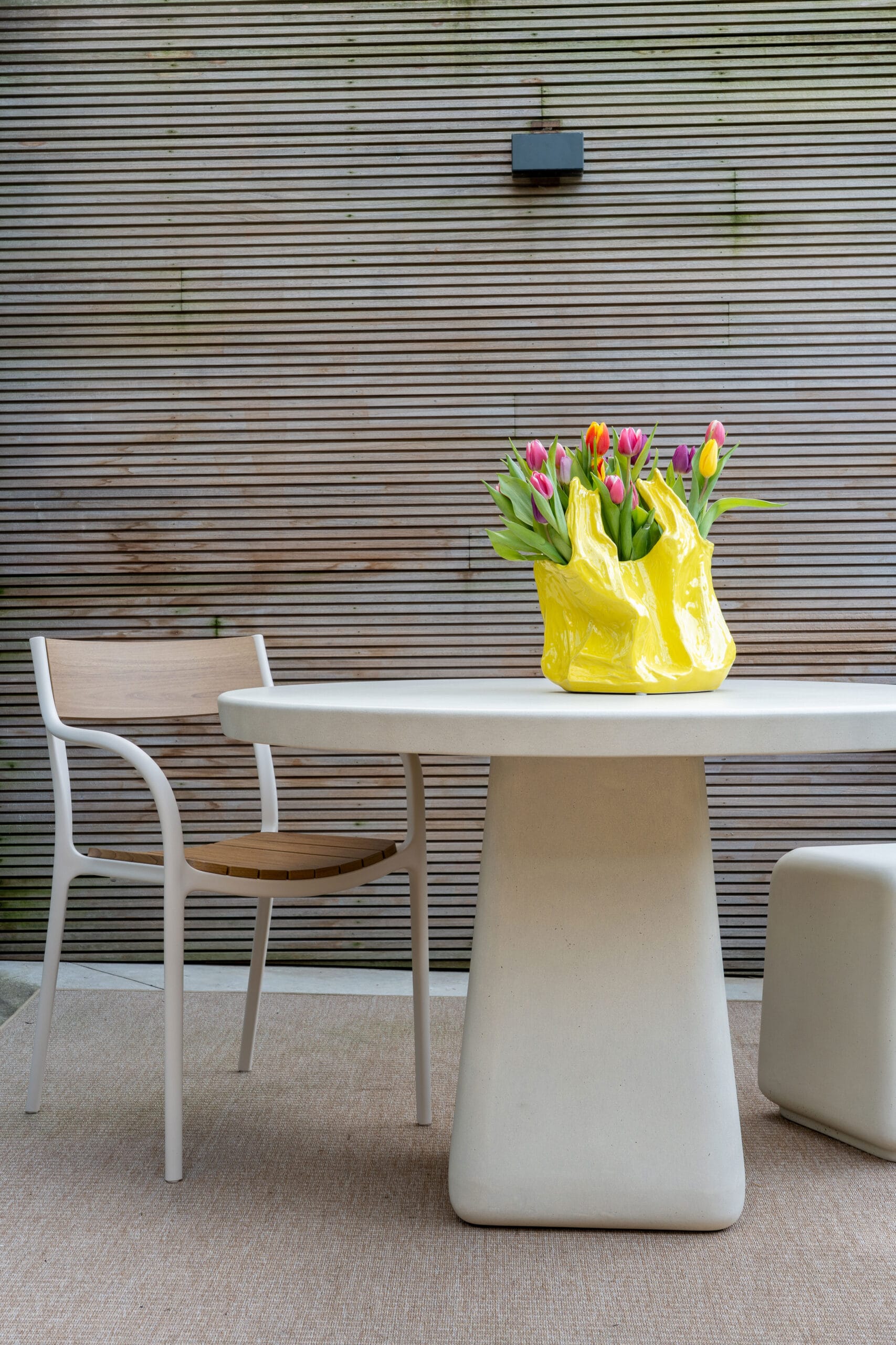 Outdoor dining chair