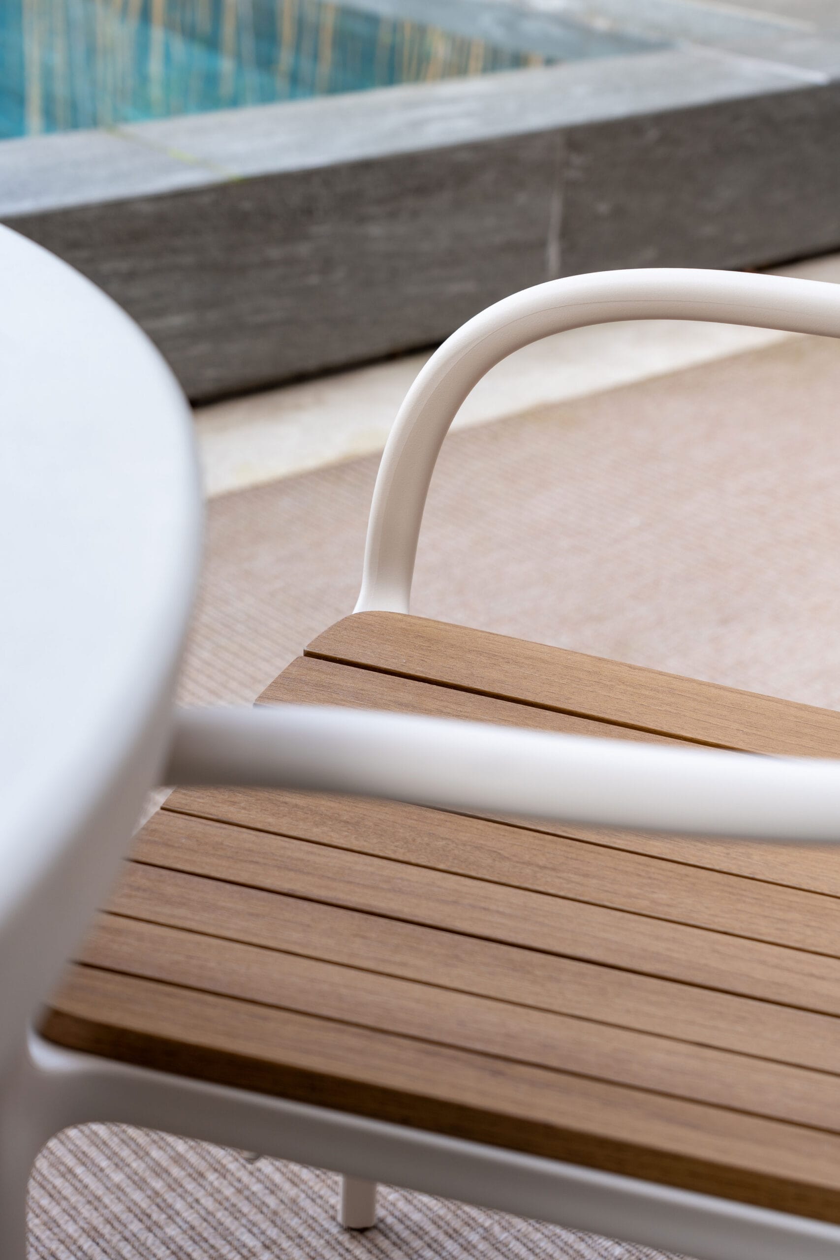 Outdoor dining chair