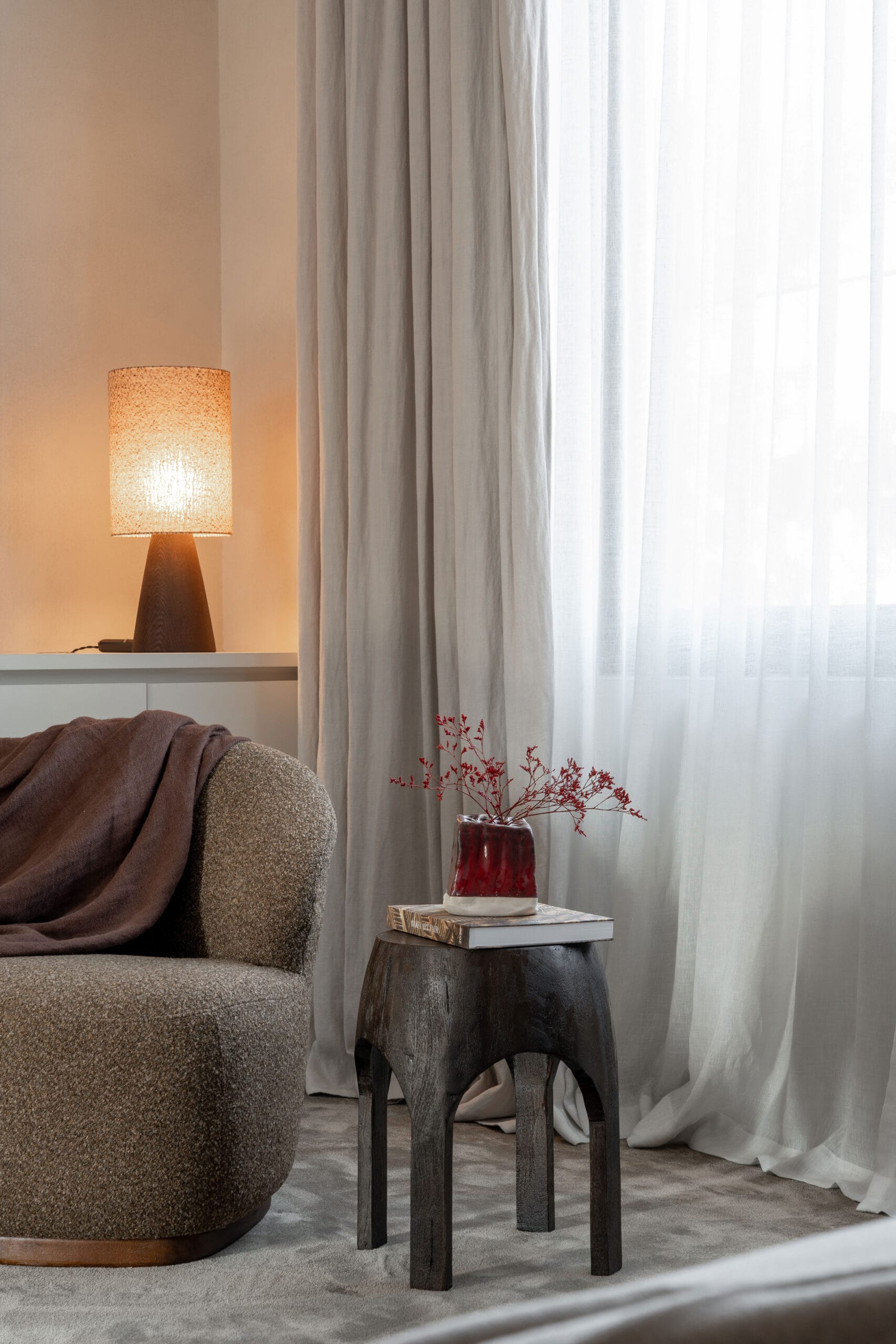 Side table mango wood