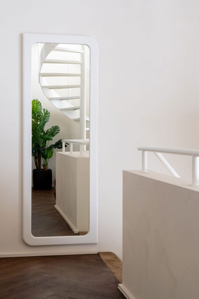 Mirror lime plaster