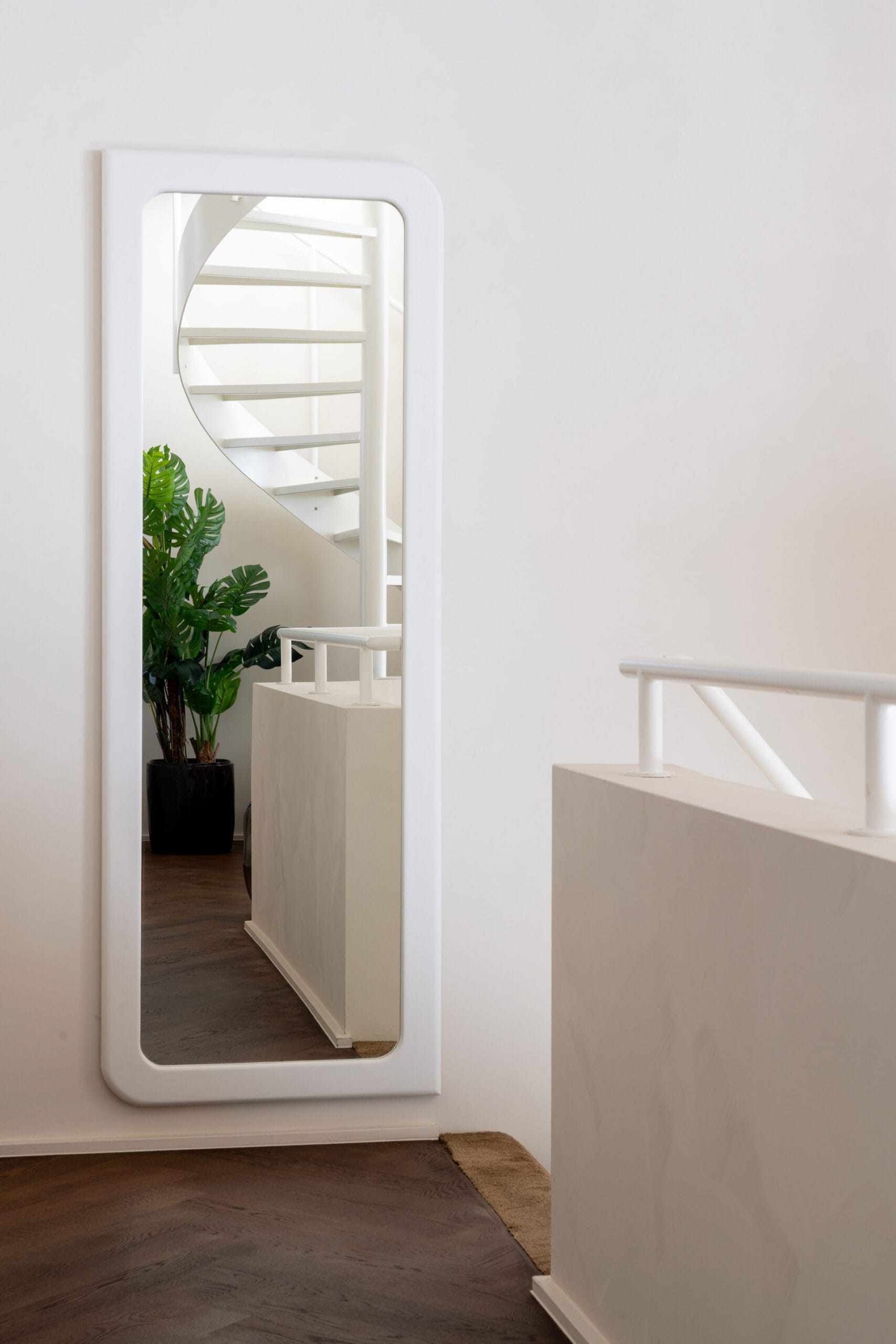 Mirror lime plaster