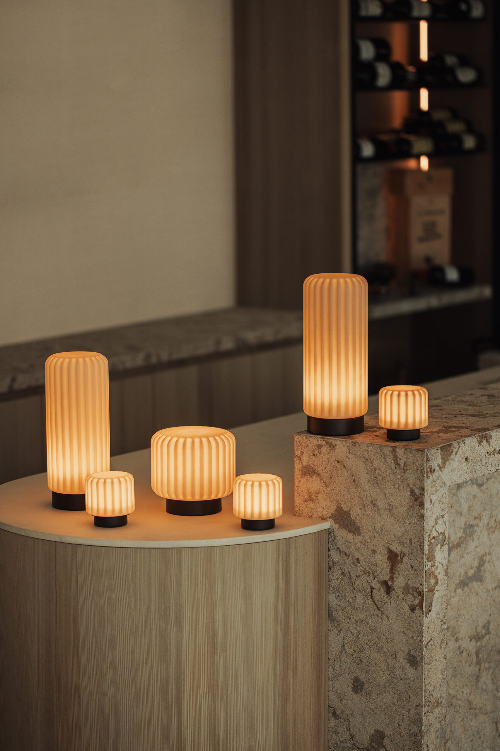 Rechargable table lamp tall