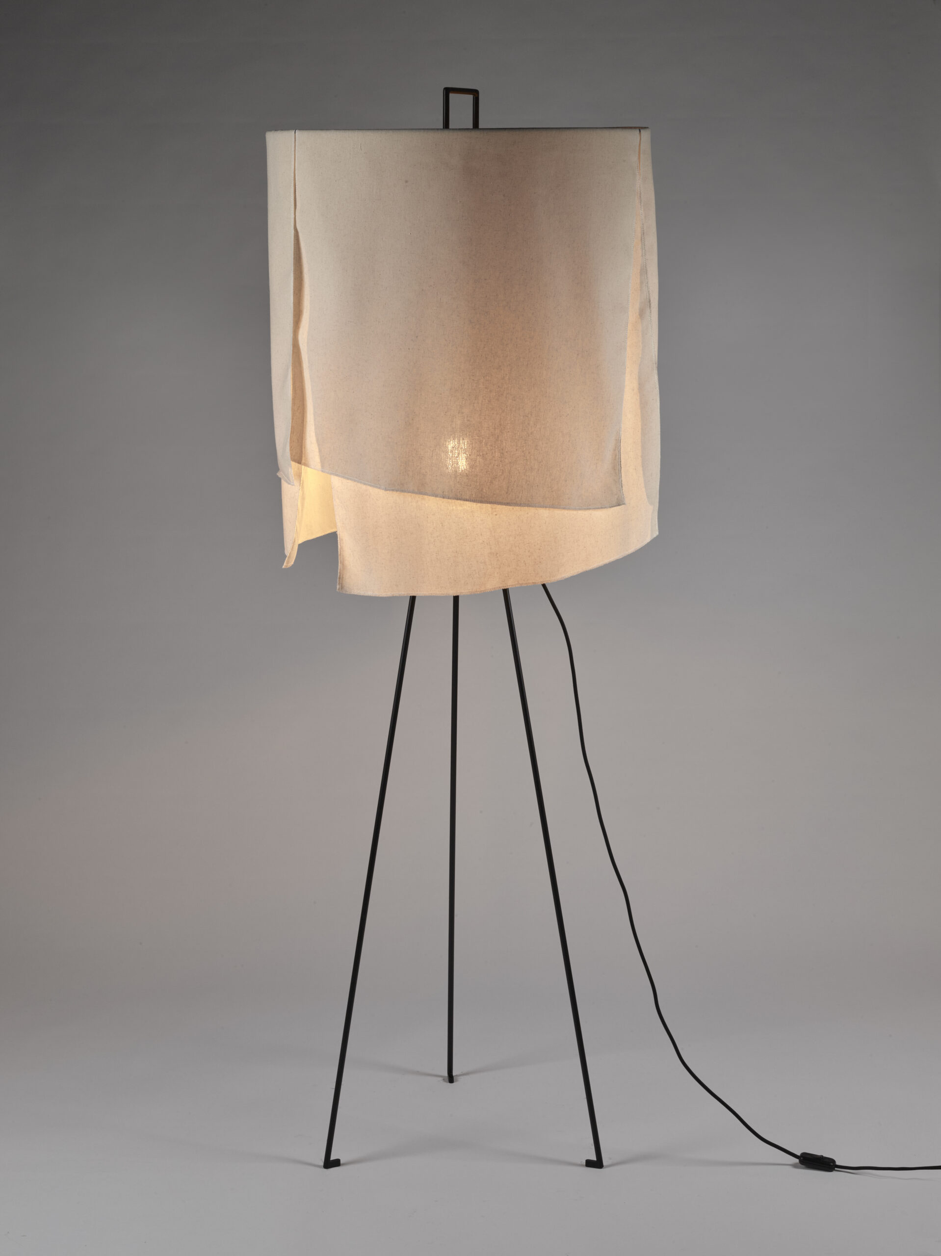 Floor lamp linen