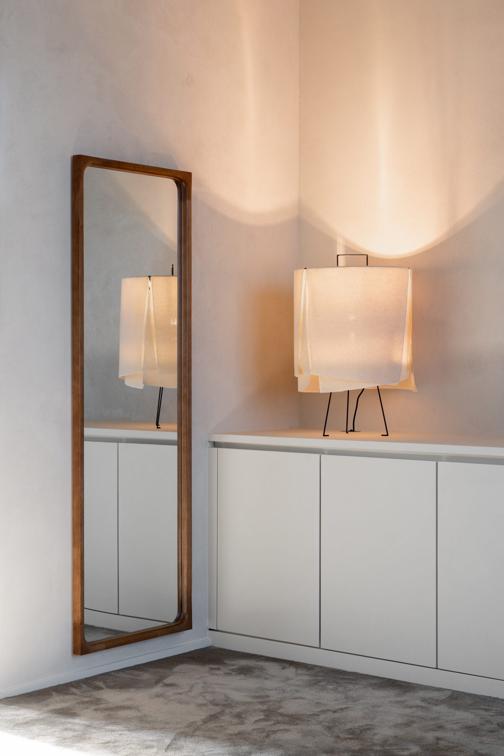 Floor lamp linen