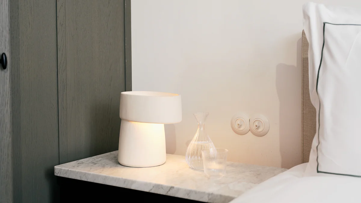 Table lamp beige