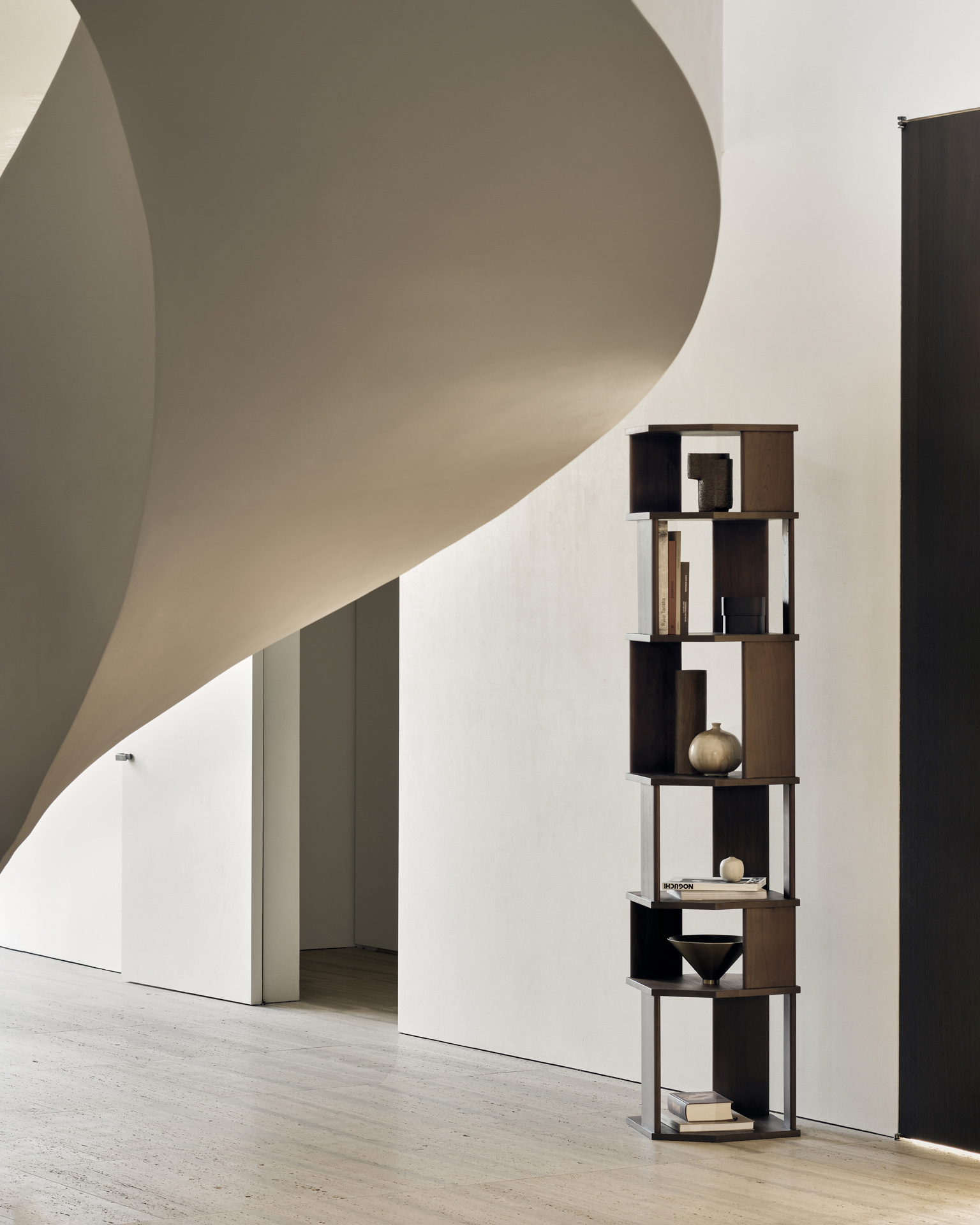 Column shelf