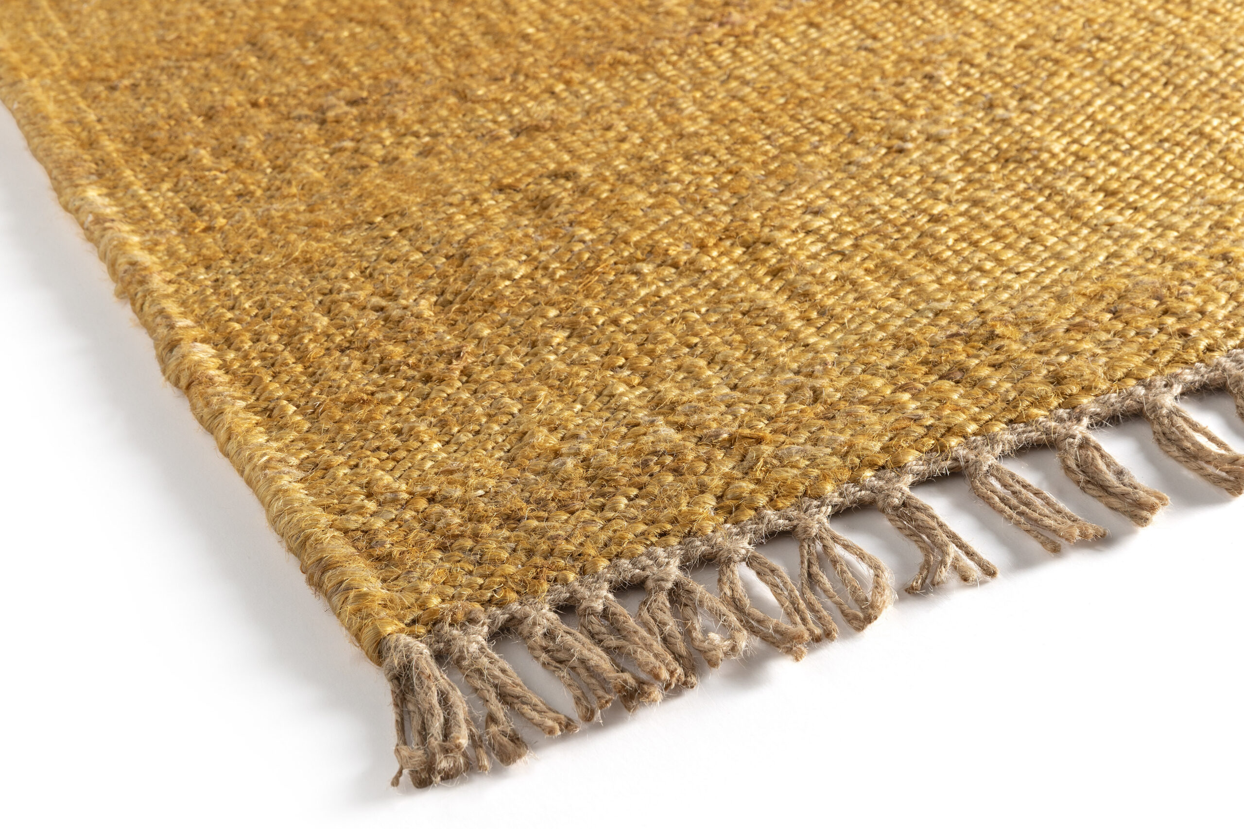 Hemp rug with fringes
