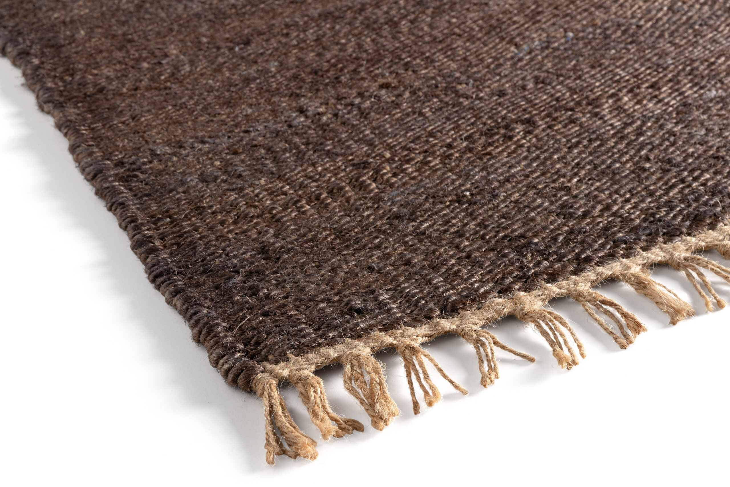 Hemp rug with fringes
