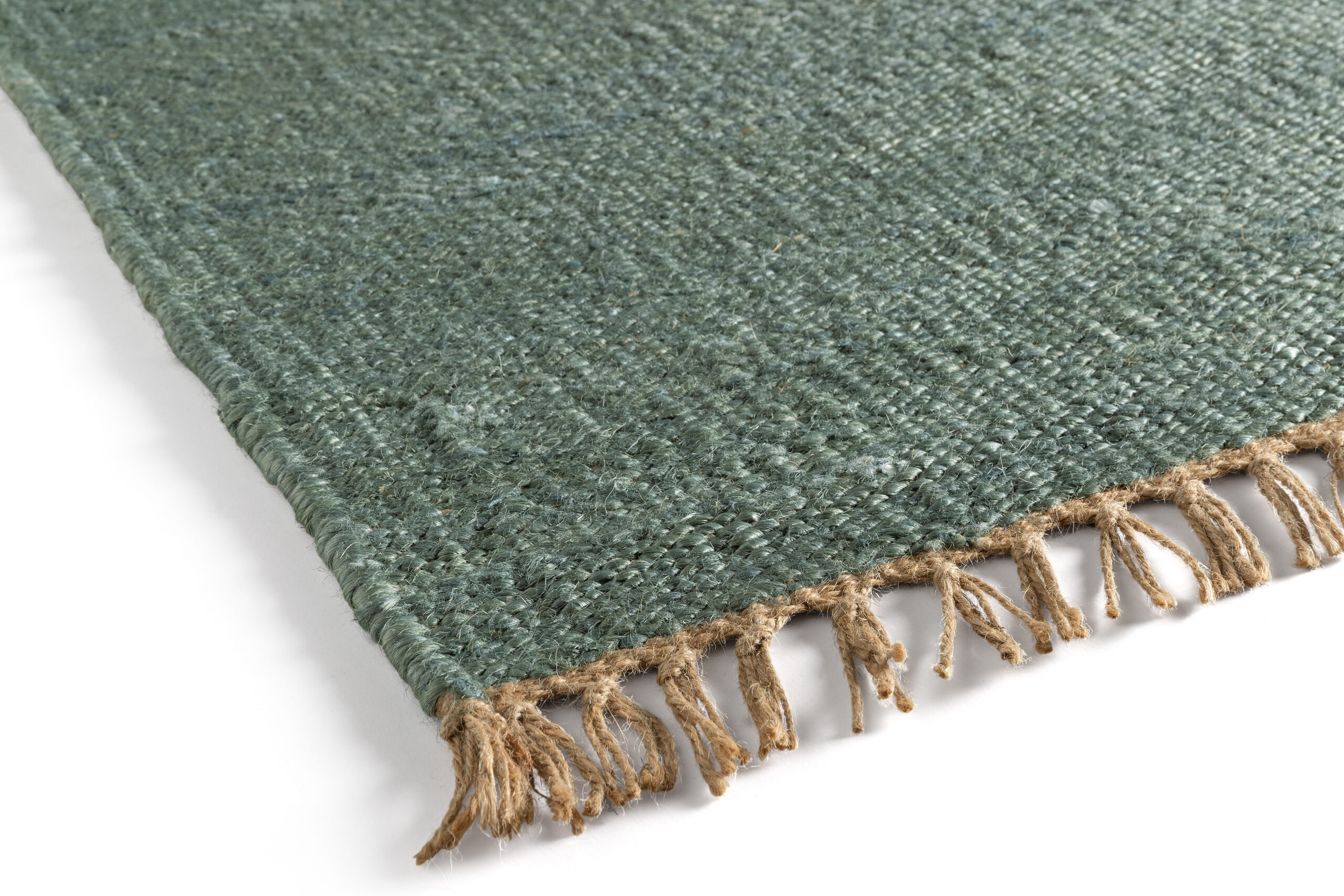 Hemp rug with fringes