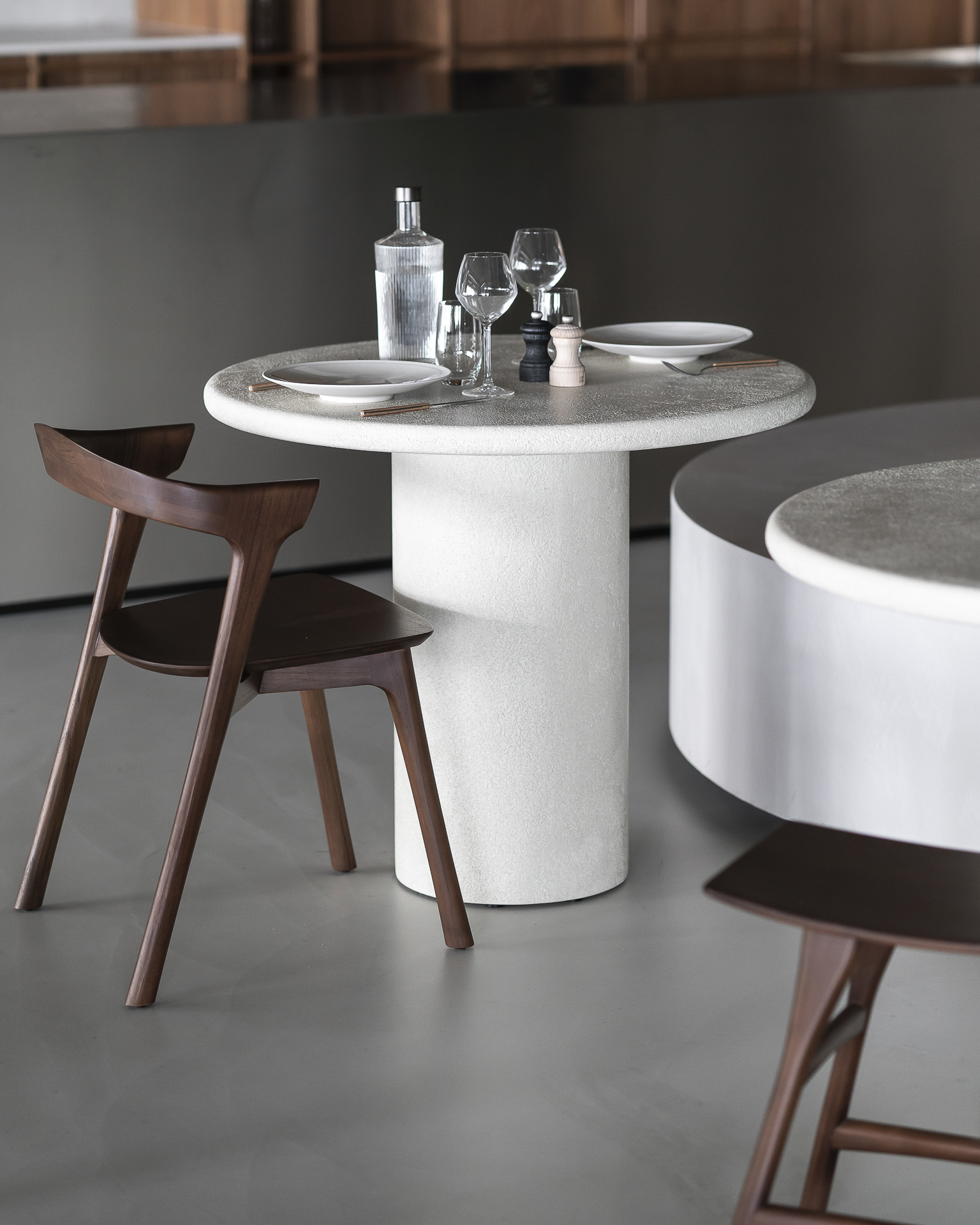 Dining table microcement