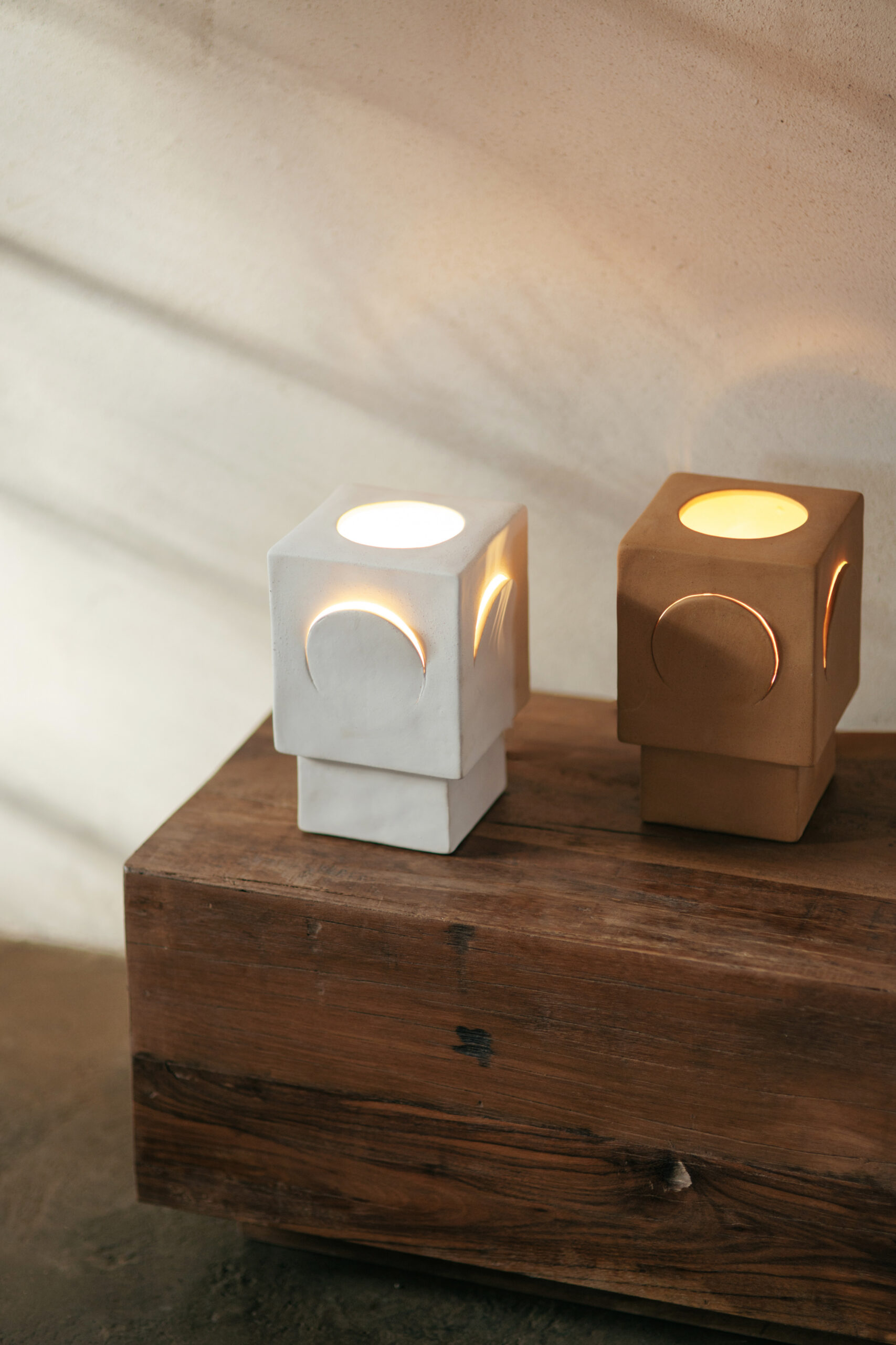 Table lamp