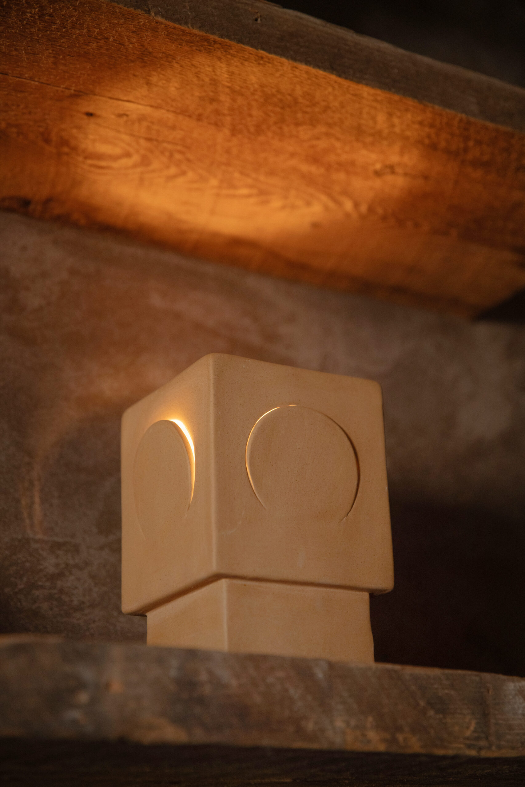 Table lamp