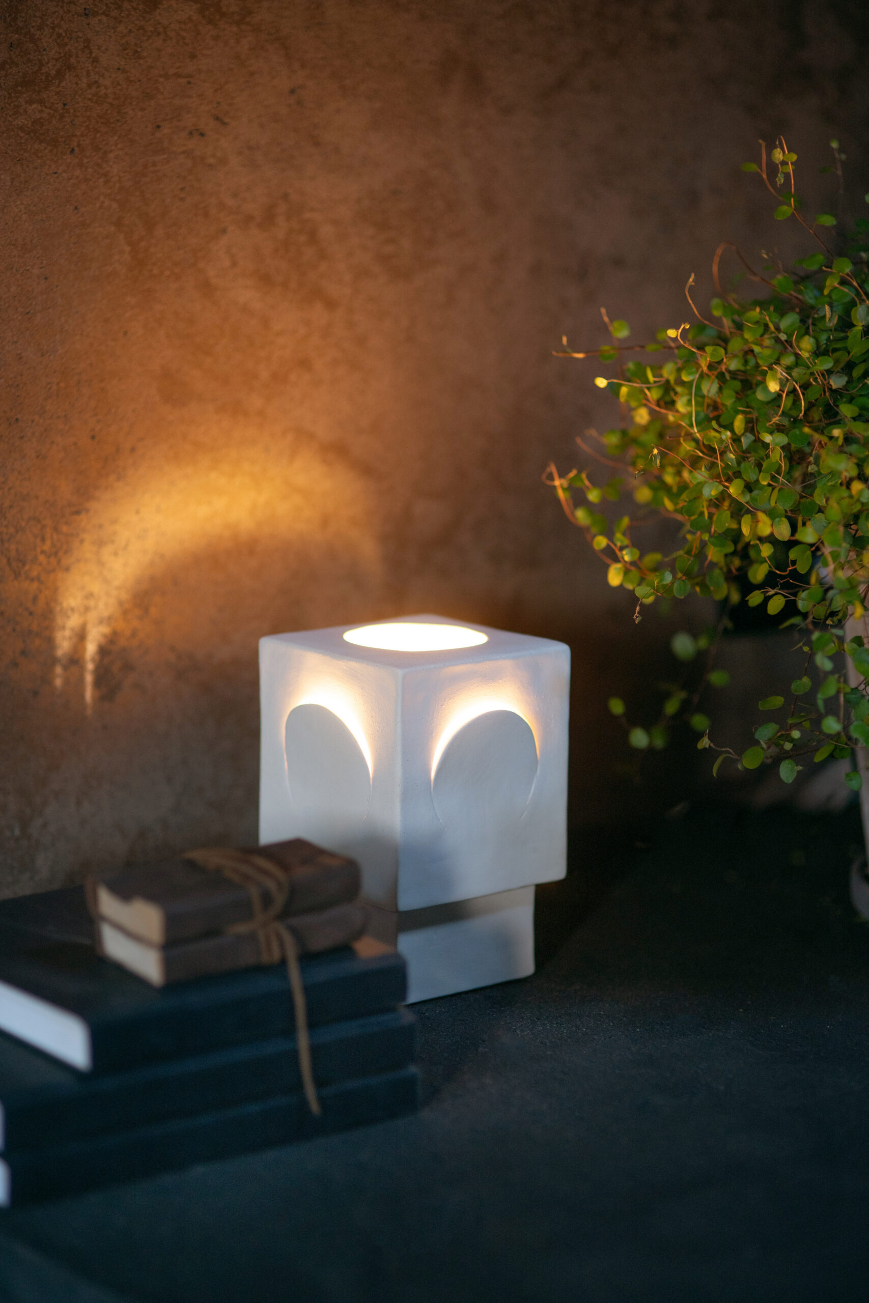 Table lamp