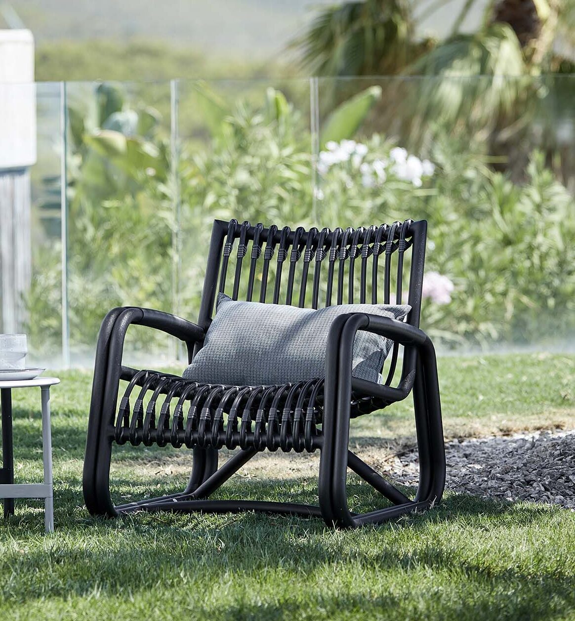Outdoor lounge chair