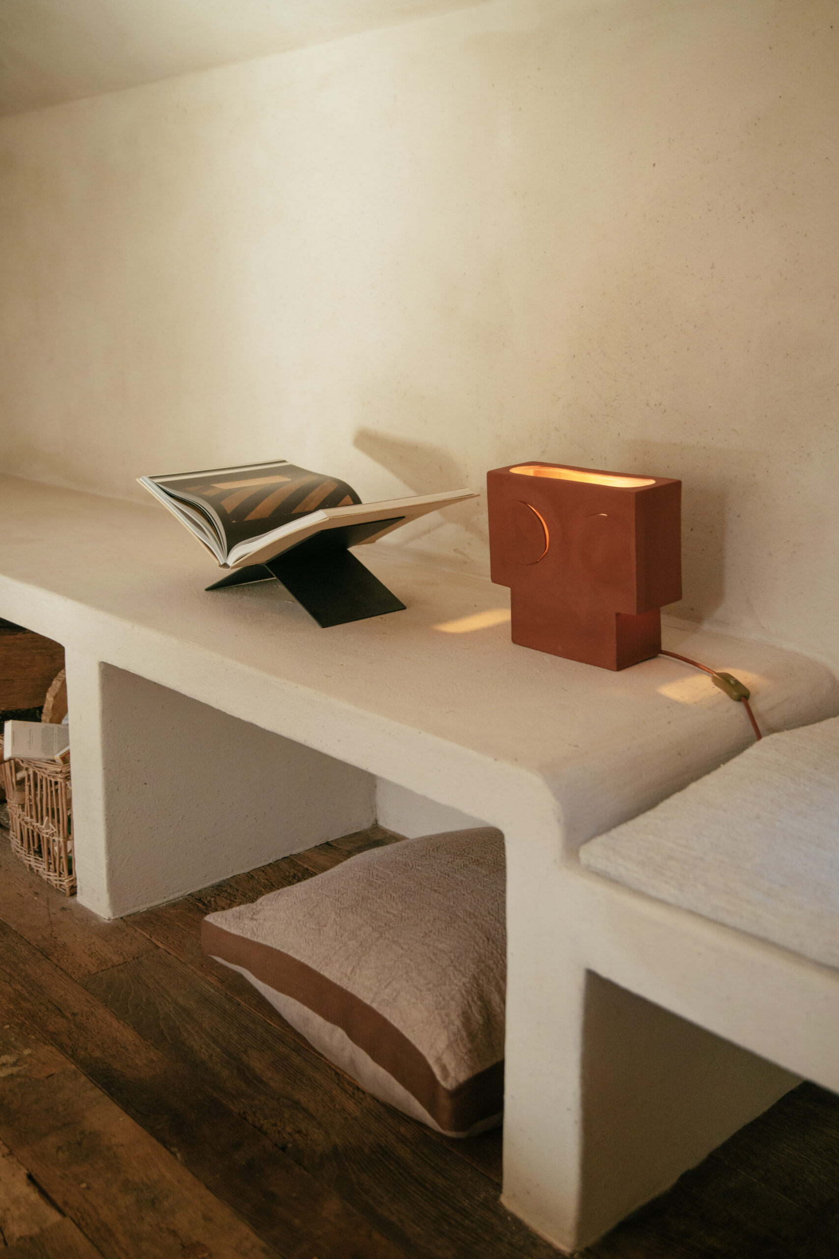 Table lamp