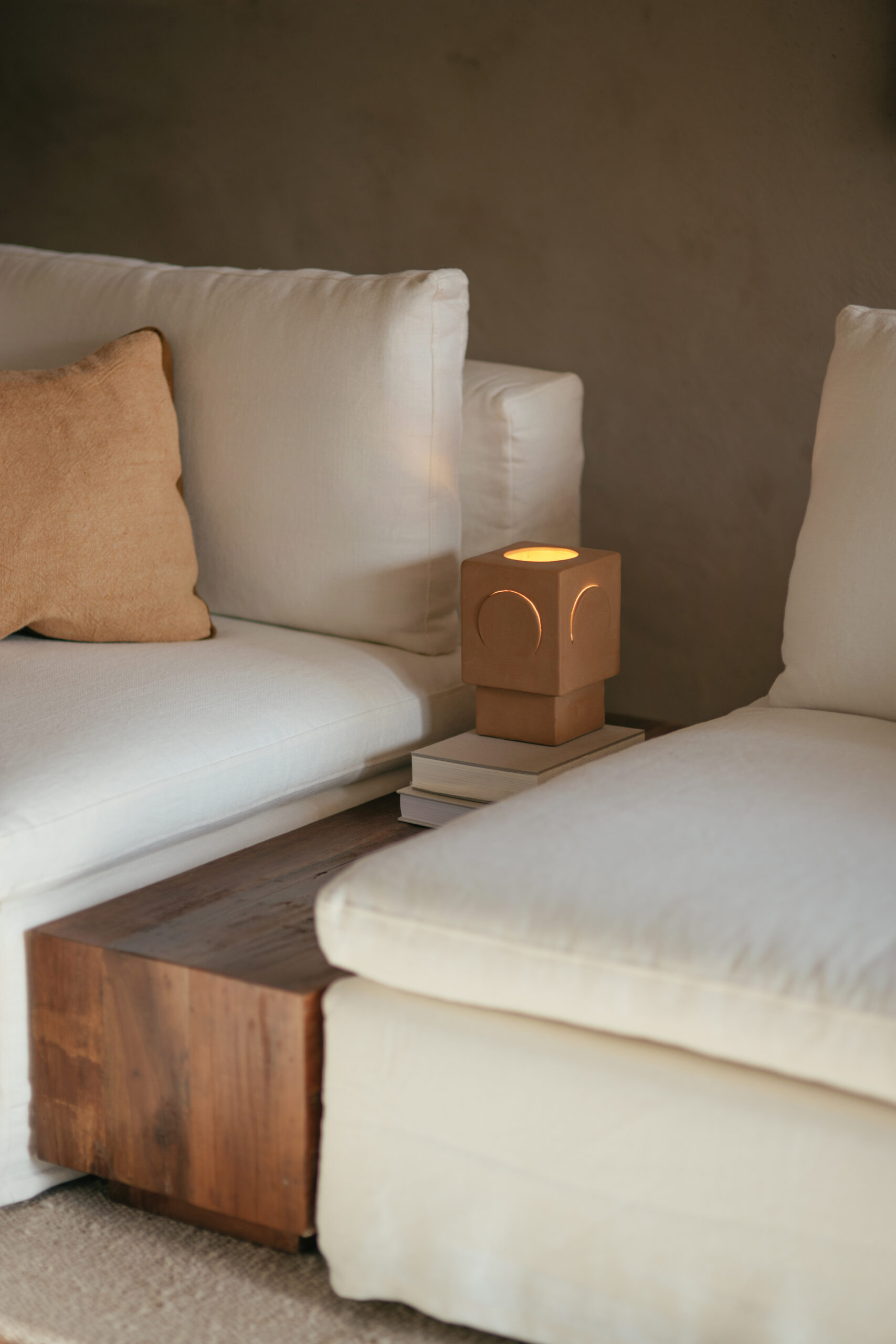 Table lamp