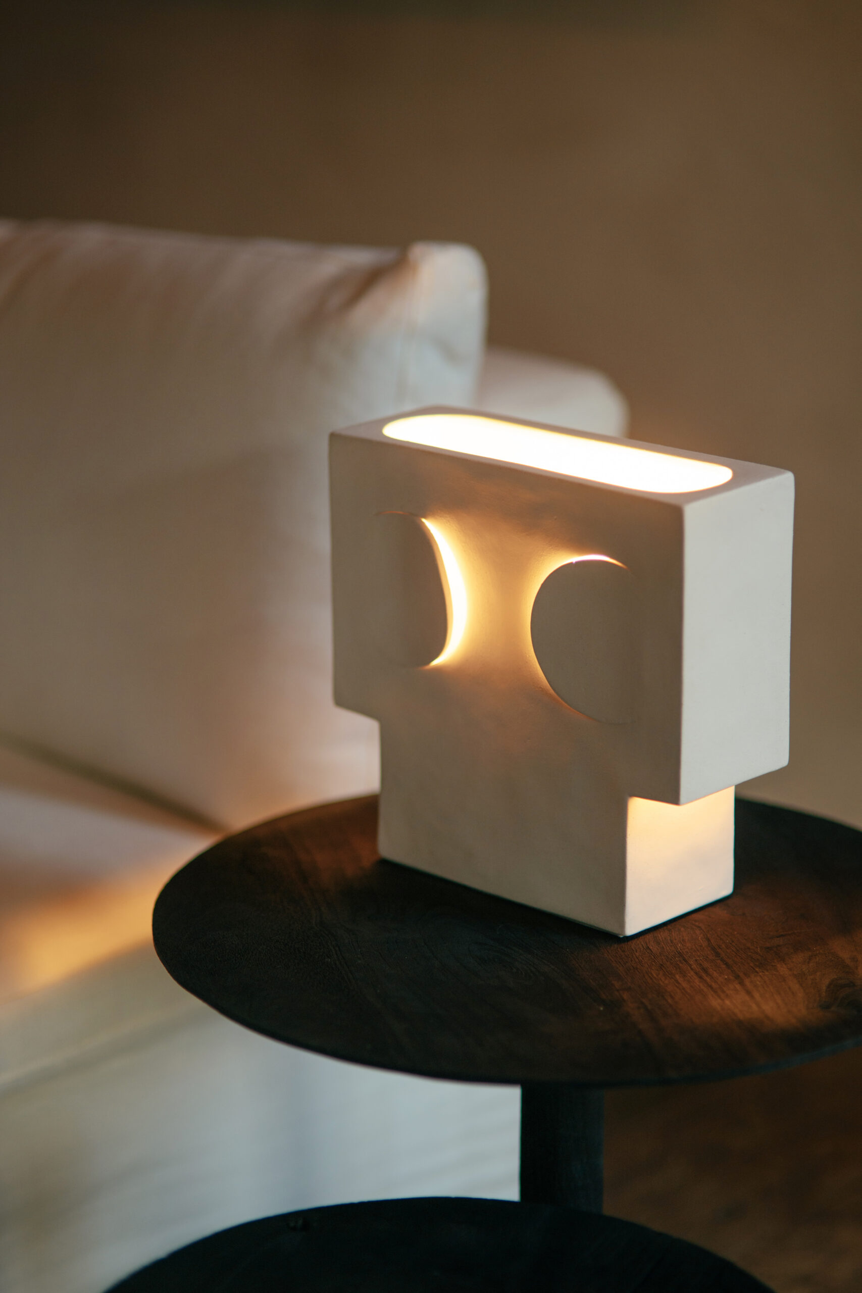 Table lamp