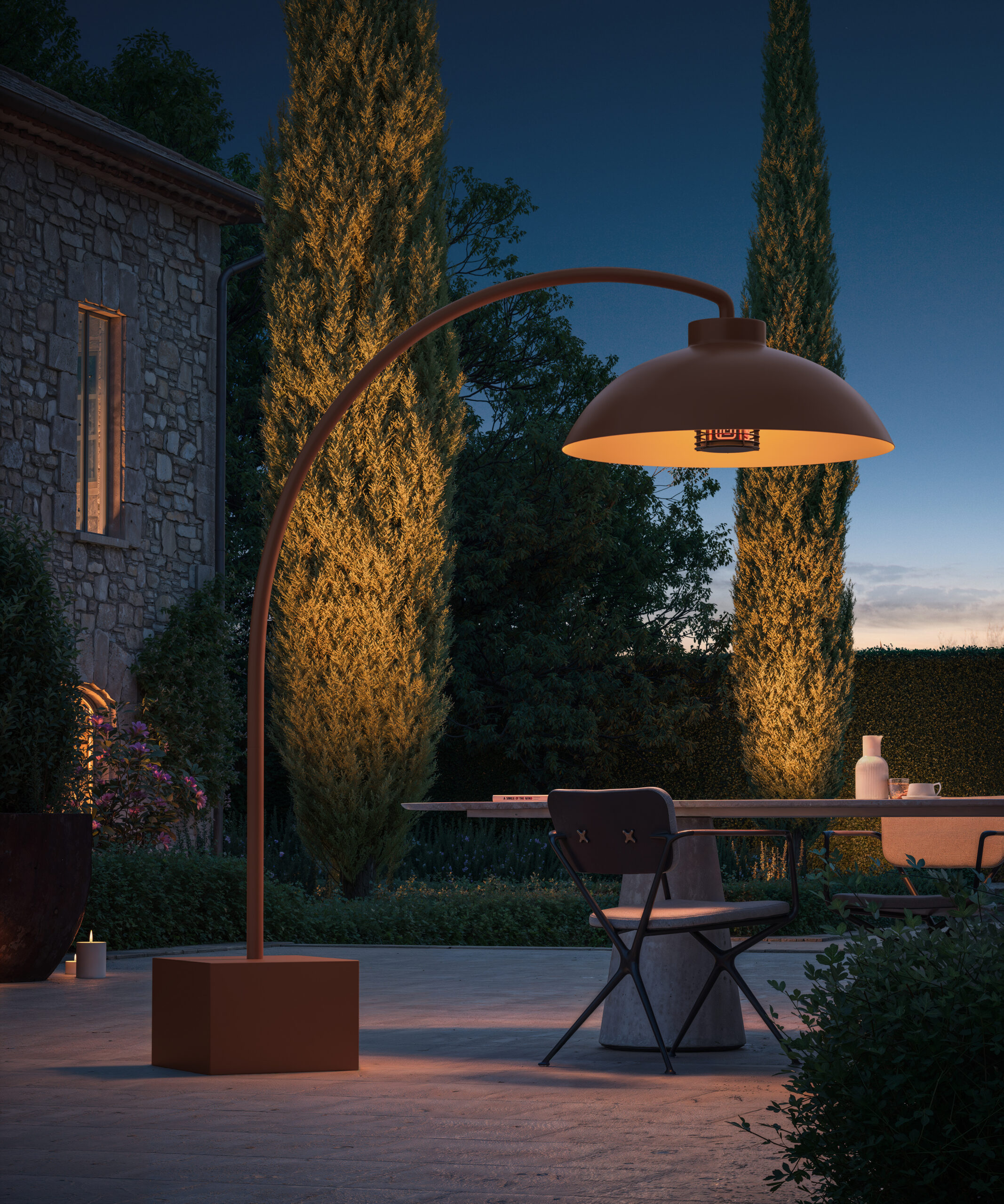 Outdoor heated standing lamp