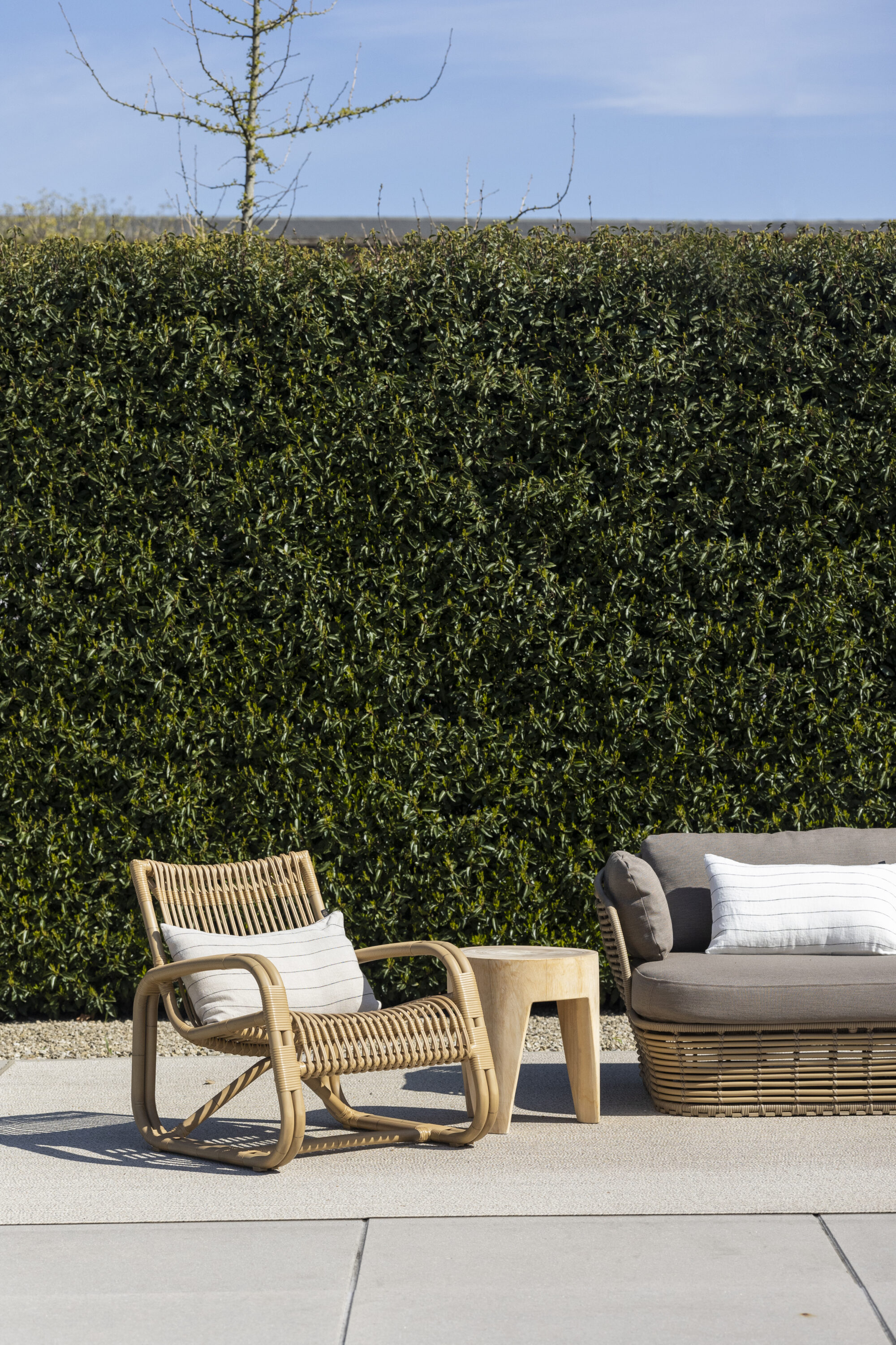 Outdoor lounge chair