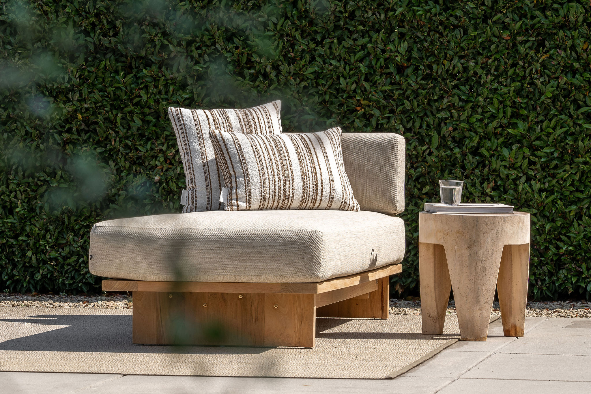 Outdoor daybed teak