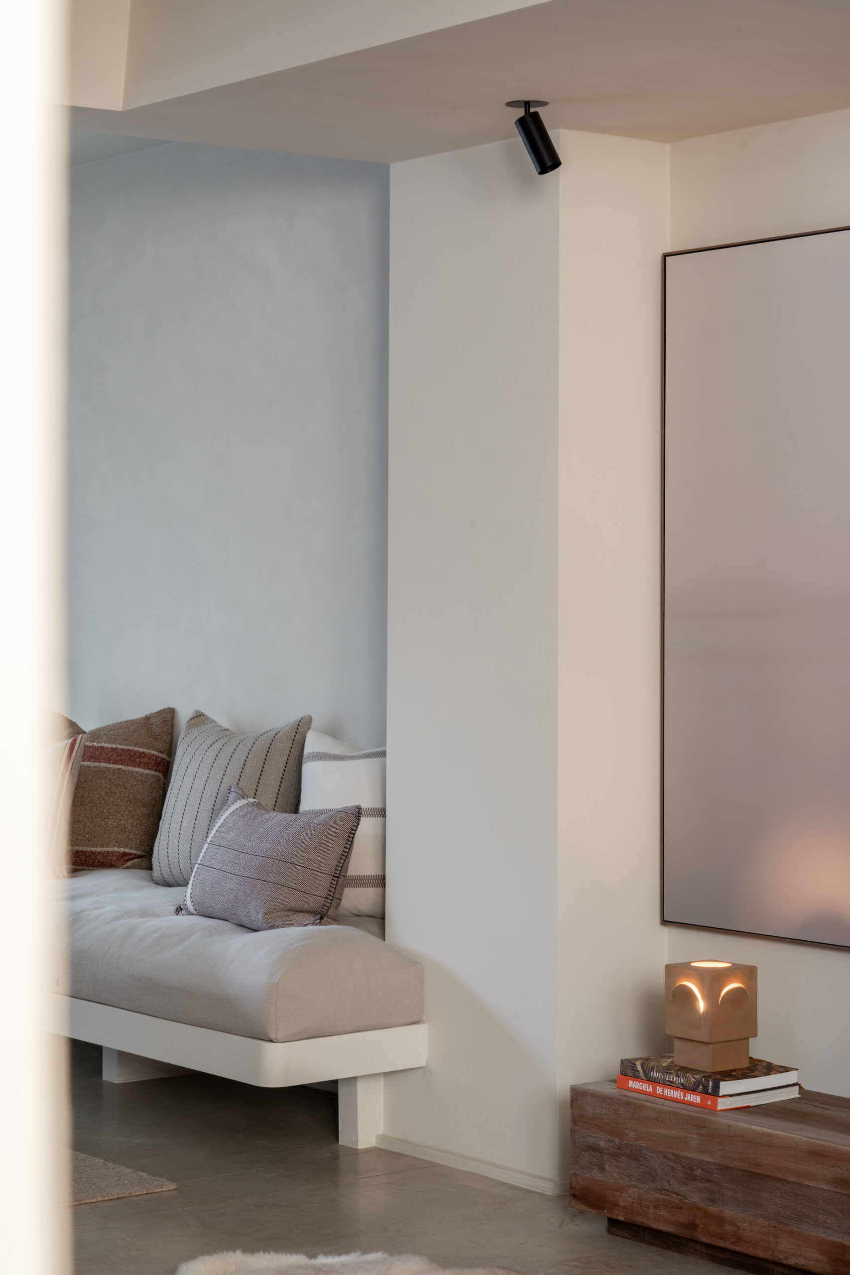 Table lamp