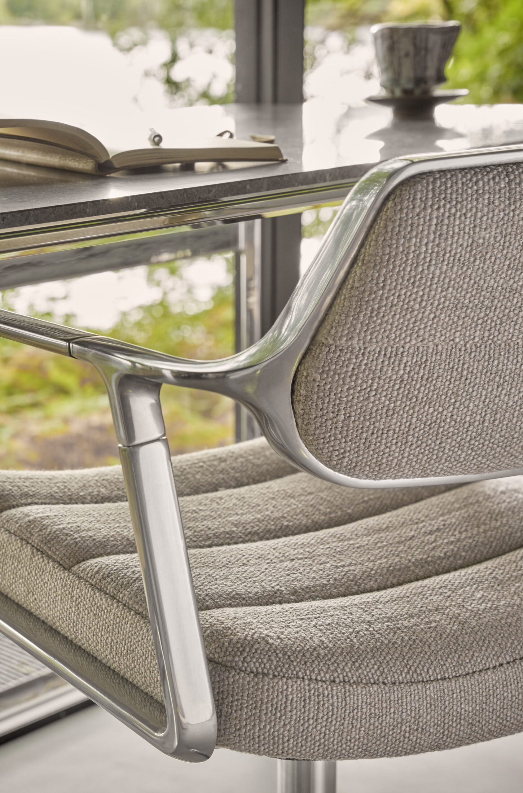 Desk chair