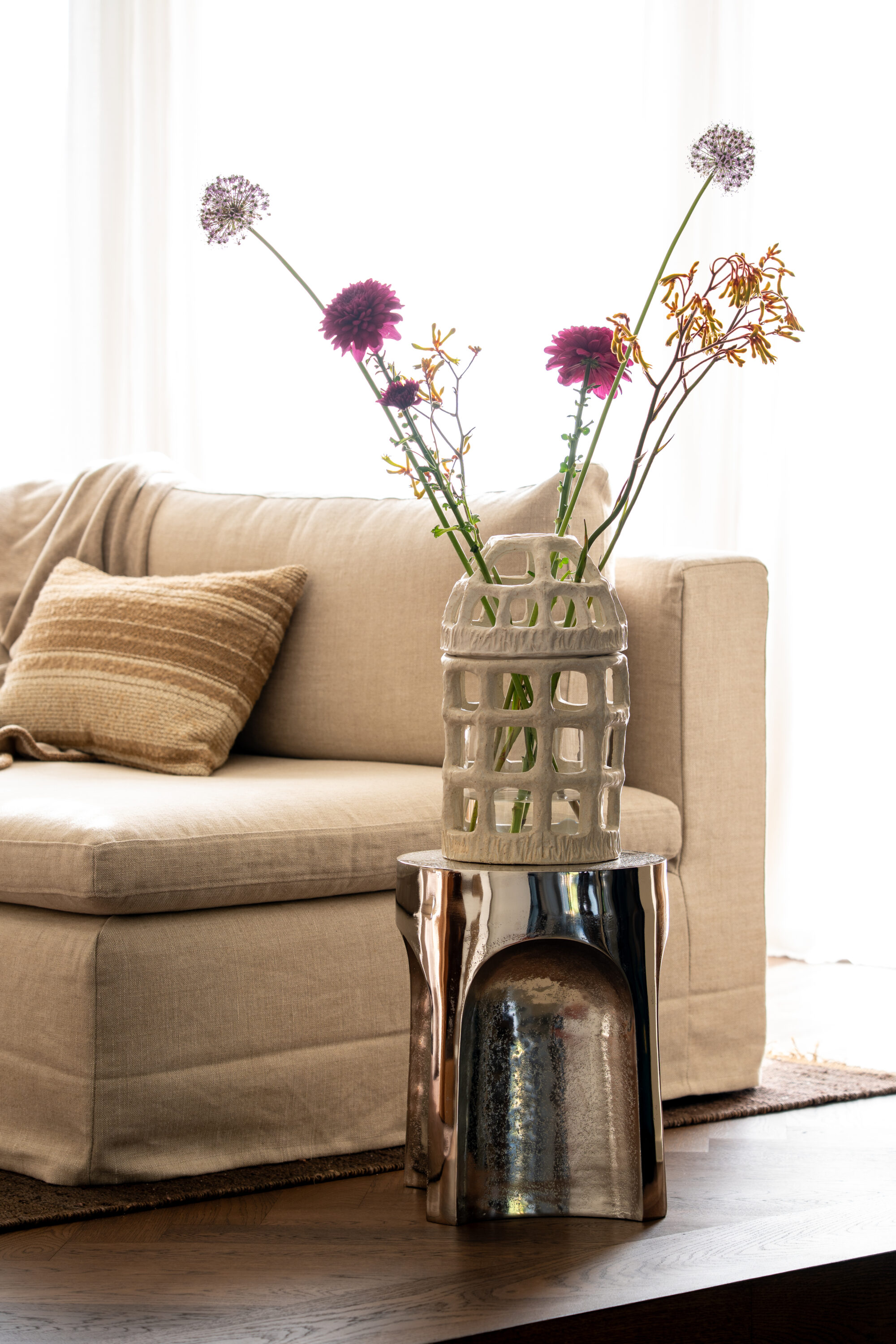Aluminium side table with silver finish