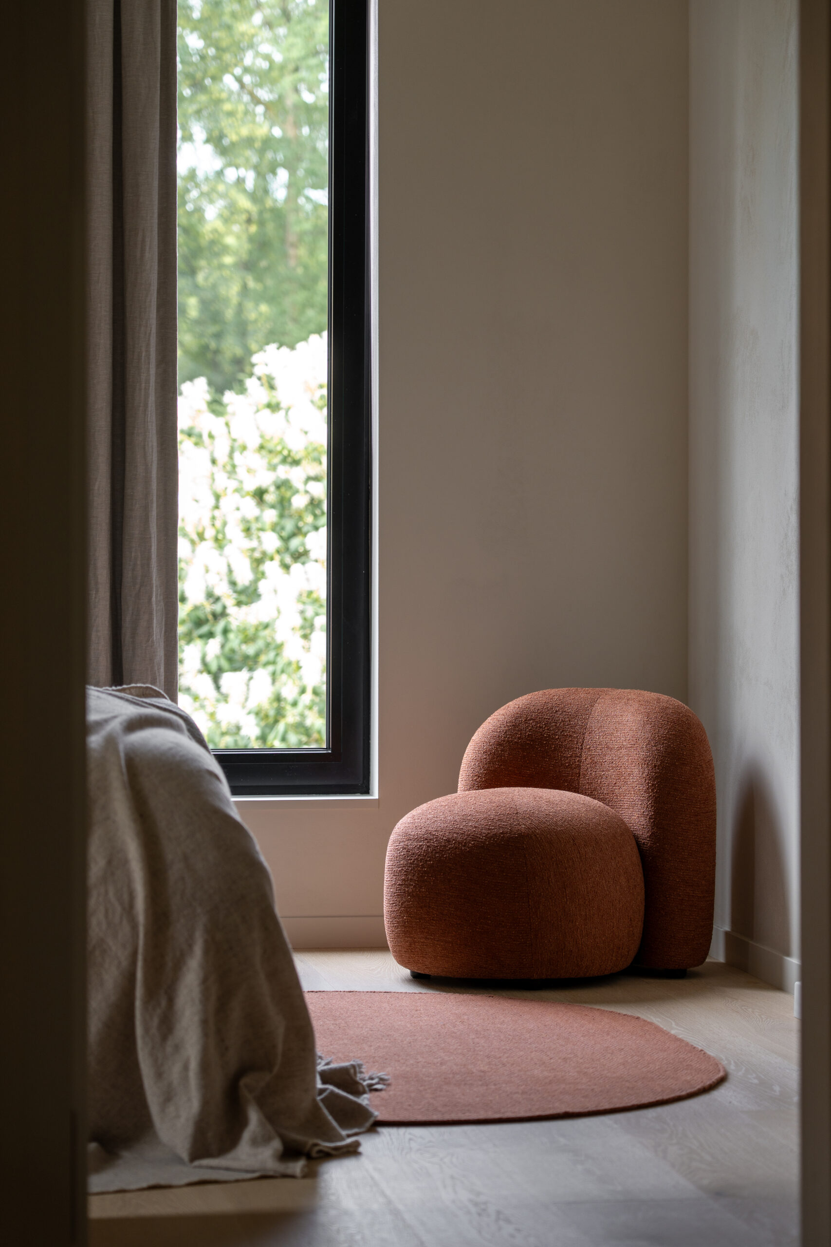 Lounge chair small